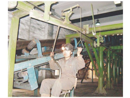 靜態(tài)上、下車裝置